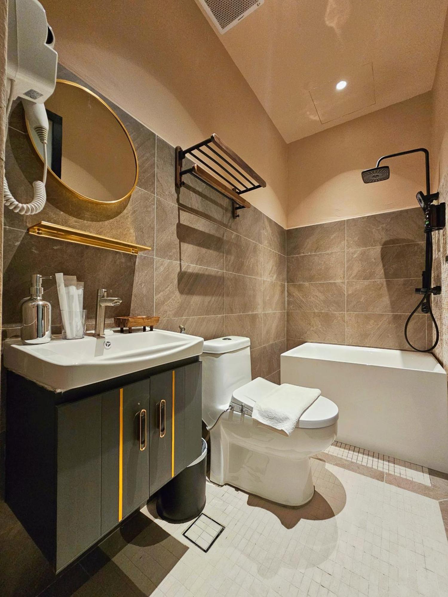 Carnarvon By Reunion Hotel